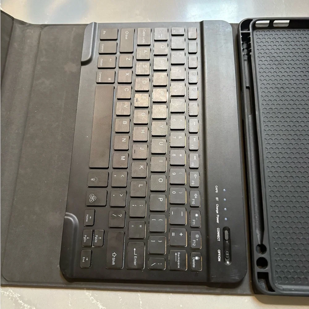 COOGI Black Tablet Keyboard Case